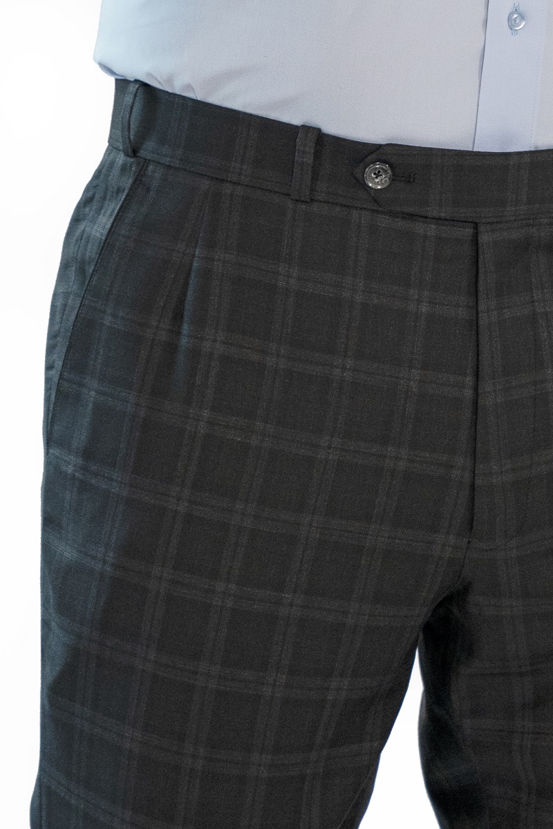 Black Checkered B ZOOM